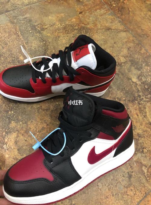 aj1芝加哥黑脚趾和黑红脚趾_airjordan_耐克怎么样_鞋控_板鞋_球鞋