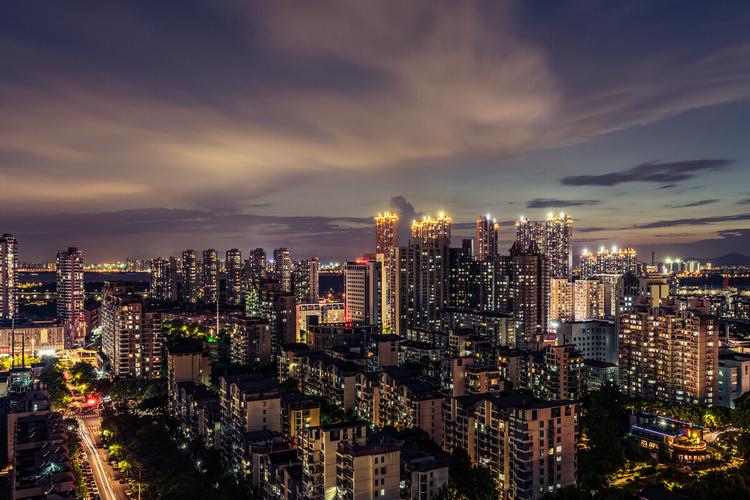 城市夜空下的美景
