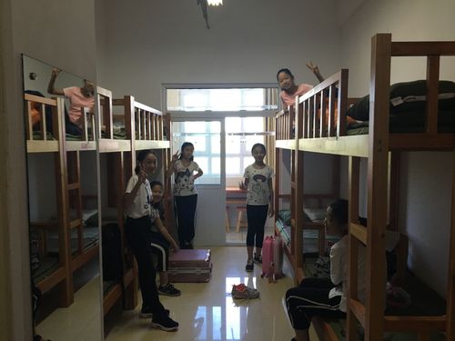 新华中学2018级初一五班军训生活