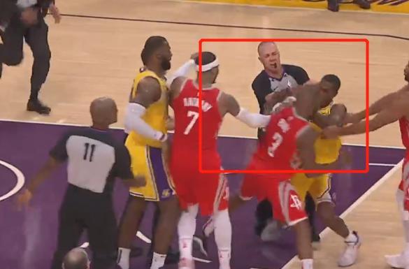 多图回顾火箭湖人斗殴!英格拉姆挑事 出黑拳 保罗隆多激烈互殴