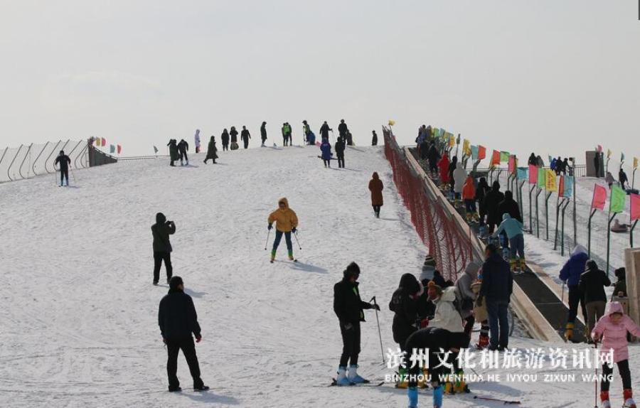 旅游资讯阳信东山滑雪场举办的滨州市全民冰雪及vr航天科普旅游节