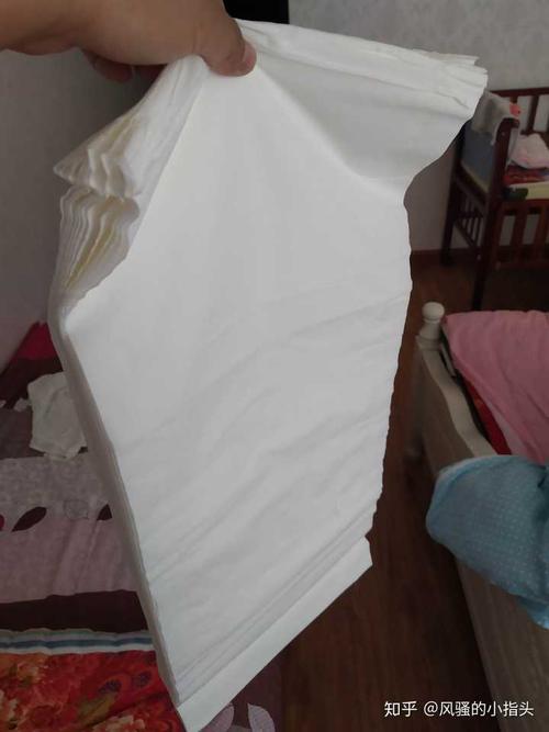 其实丈母娘是有准备的,产房医生问我们要刀纸,其实就是卫生纸,只不过