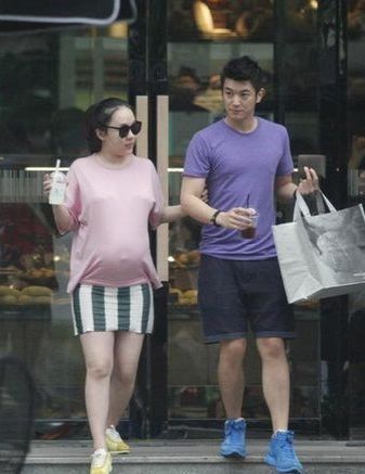 图为霍思燕和杜江