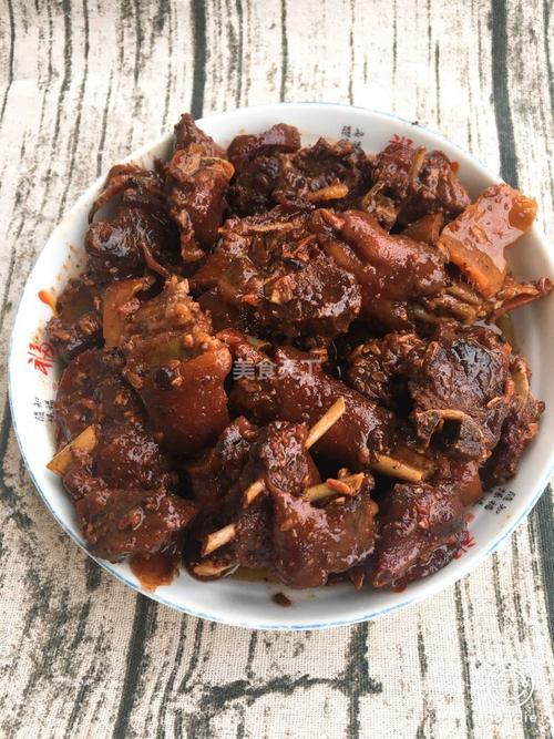 焖狗肉放24种香料最香 卤肉28种香料配方表