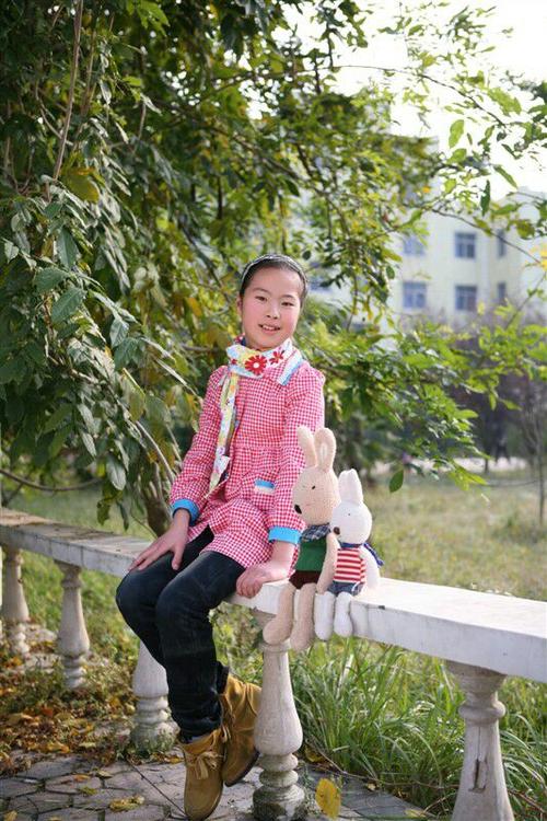 陪你慢慢长大――小棉袄 写美篇   一笑堪教西施羡,   一梦愉色又婉然