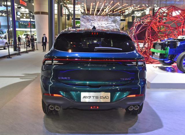 东风风行t5 evo,配大马力发动机,车标是雄狮看着霸气