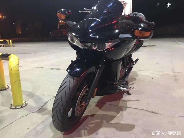 本田大鲨鱼,极具个性的一款摩托车