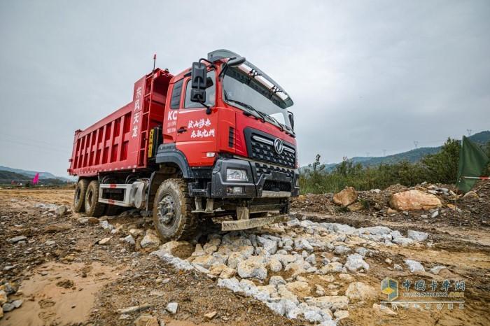 东风天龙kc实况越野性能挑战赛巅峰对决