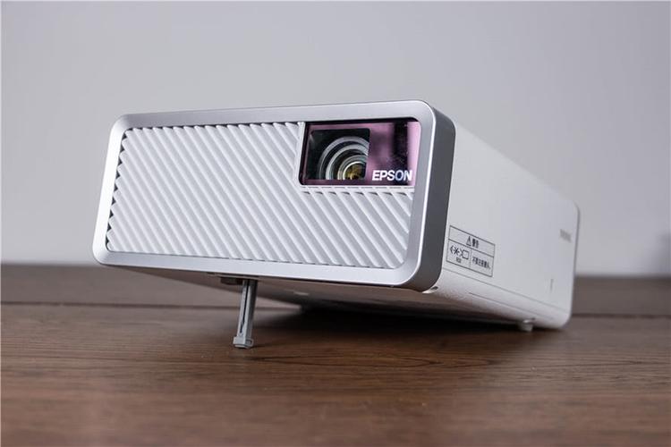 实用主义 爱普生全球首款激光3lcd智能投影机ef-100w投影机评测