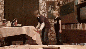 搞笑gif内涵段子:有这样的猪队友还想吃鸡?做你的春秋大梦吧!