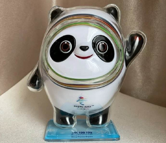 文末福利击中心灵的冰墩墩到底在散发什么魅力