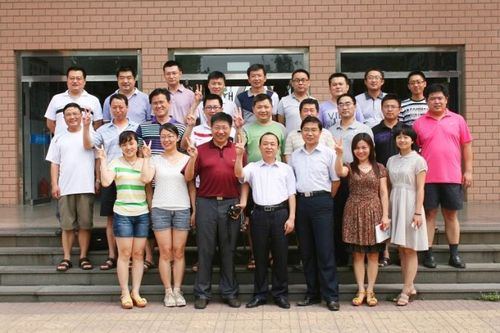 上午先后来到章丘五中,四中,章丘中学,创新中学看望慰问高三教师,向