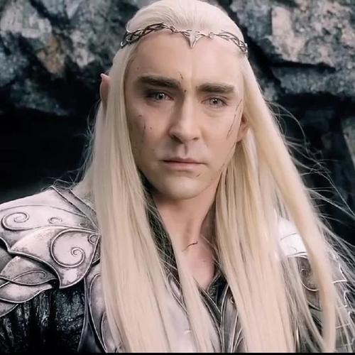 霍比特人精灵王虽然他儿子精灵王子很帅但我还是更喜欢他