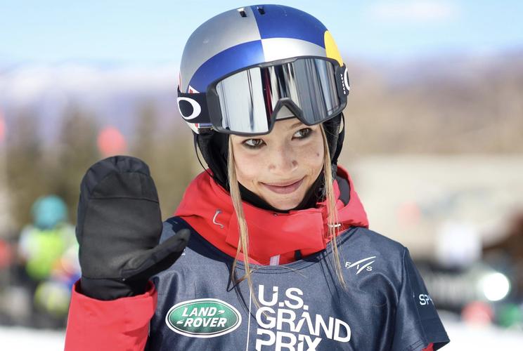 滑雪天才谷爱凌3岁滑雪9岁横扫全美冠军放弃美籍加入中国