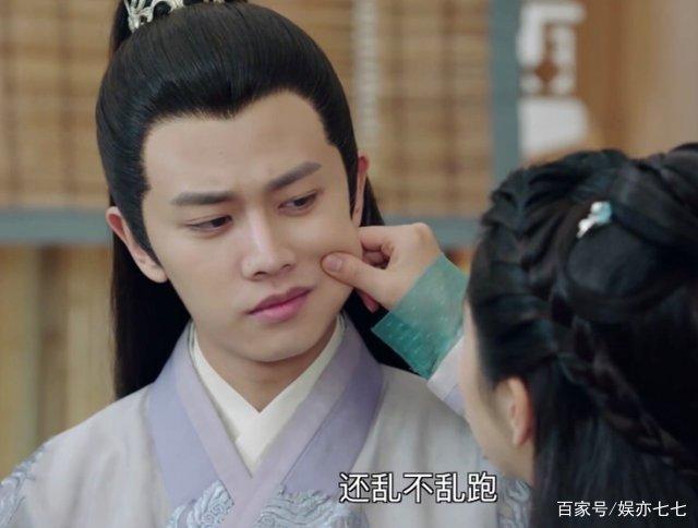 凭借《锦衣之下》中陆绎一角俘获无数少女心,任嘉伦火了