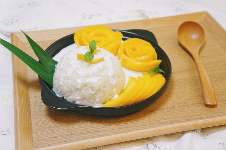 夏日芒果糯米饭的做法