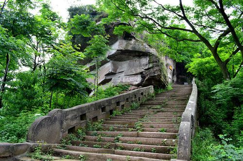 合川旅游之龙多山