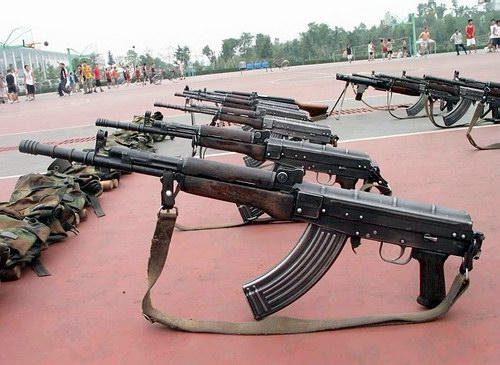资料图:中国军队装备的81式自动步枪