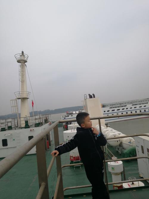 一家老小快乐海南行一站雷州市二站海安港三站千年古盐田四站棋子湾五