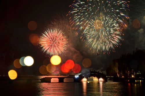 标题:西湖烟花大会
