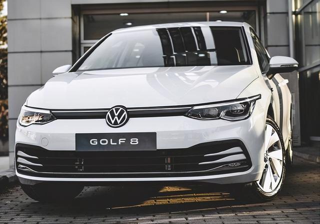 2020款"高尔夫"实车曝光,液晶仪表,换装全新logo