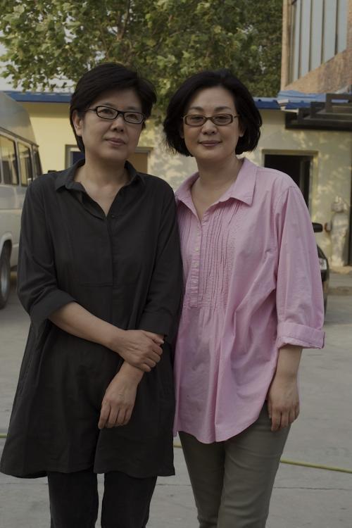 56岁丛珊生活照风韵犹存 曾与姜文同班 儿子装扮令人大跌眼镜