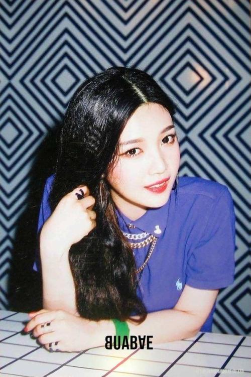 如何评价joy(朴秀荣)的长相?