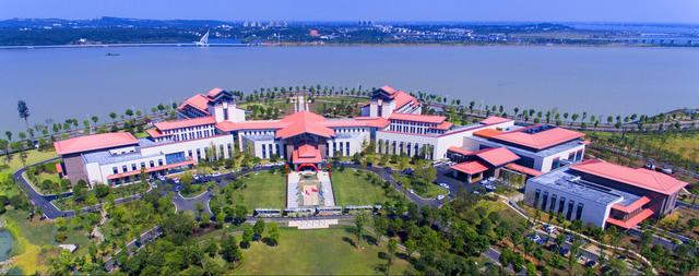 柳园锦江给你想要的慢生活 沾天湖南岸的常德柳园锦江酒店是