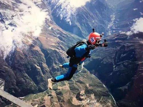 5.12失联女翼装飞行员已找到,叹息一下,一路走好吧