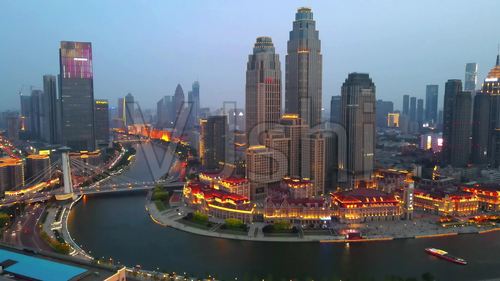 航拍天津海河岸边的商务区津湾广场