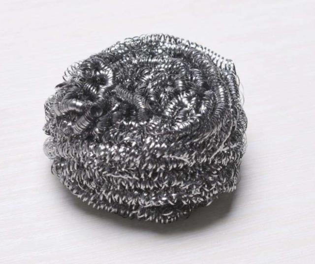 为什么说有车占了你的车位,要给它的排气管塞个钢丝球?