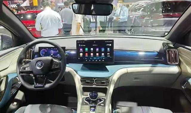 比亚迪宋pro dmi实车曝光,档次不输h6,后排媲美瑞虎8