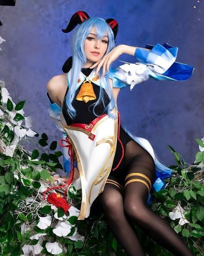 一周cosplay精选集:黑丝高跟大欧派的诱惑无限!