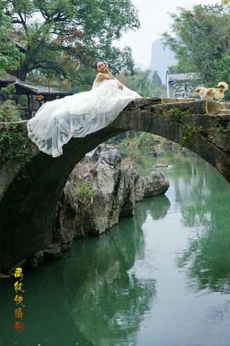 黄姚古镇快乐之旅】糸列片★★★古桥下的美少女-----芳芳.