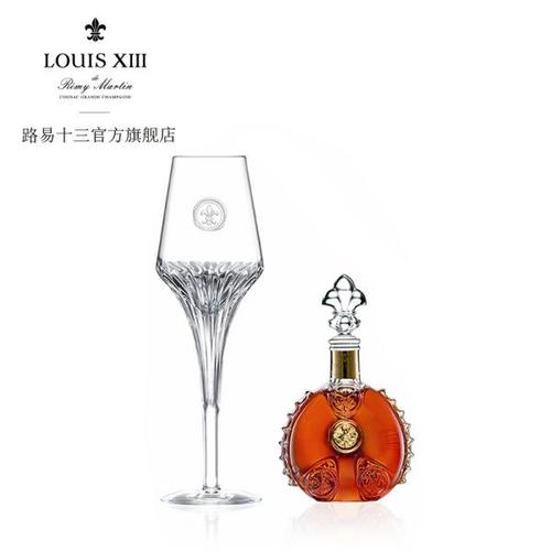 内含以钻石切割为设计原理的水晶酒杯 赋予路易十三顶级佳酿无比的