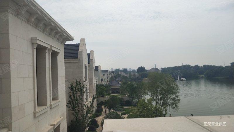 中原八大家 临湖独栋别墅 1200平院子带私家码头送游艇豪车