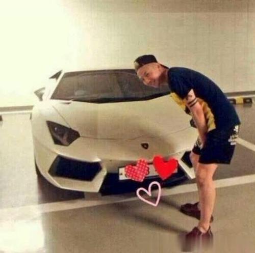 权志龙的兰博基尼盖拉多.