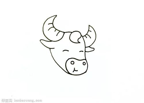 1,首先画出牛头,画出它标志性的牛角,弯弯的尖尖的,牛角下画上耳朵,再