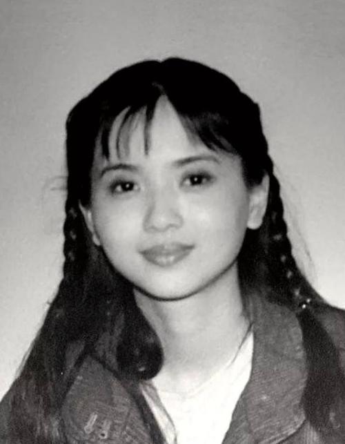 "小白菜"陶慧敏:54岁风采不减当年,"不争不抢"是关键