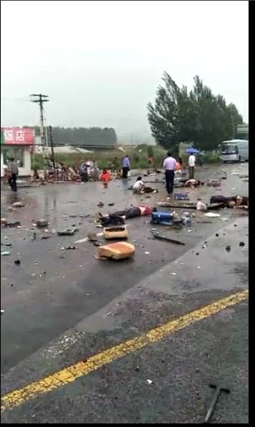 【视频】 ↓↓↓ 【图片】 有网友说这场车祸是发生在赤峰克旗 11:29