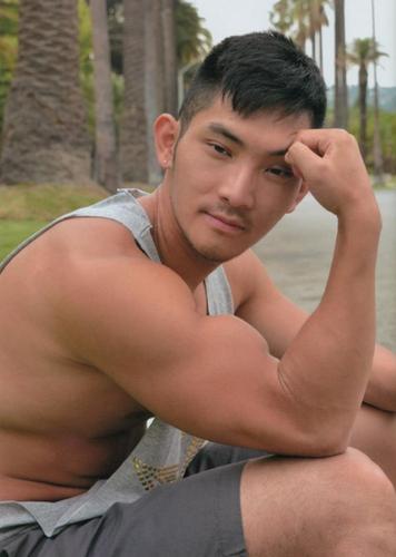 包晗天台视频火后,拍摄电影三十