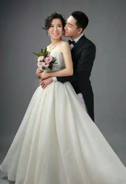 李晓霞翟一鸣婚纱照曝光乒乓球大魔王变甜美新娘