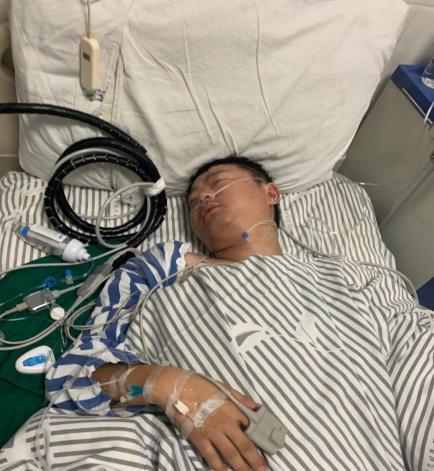 真情奉献爱心永恒南江县青年志愿者协会为病重患者爱心捐款