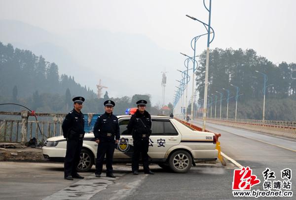 妮)1月27日,保靖县公安局启动了迁陵城区春节期间社会治安大巡防行动