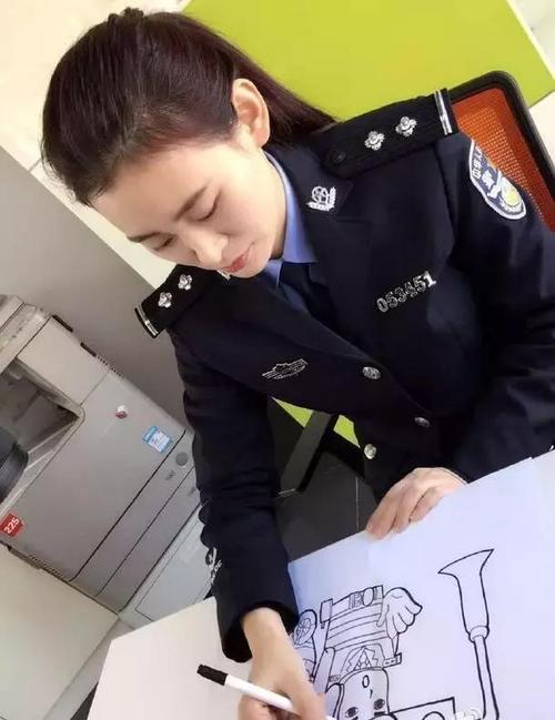 三八,敬礼中国女警!