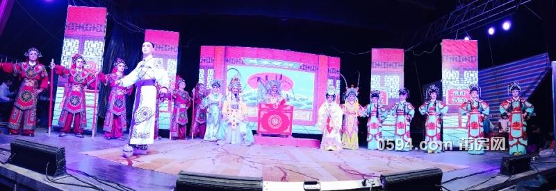 莆仙戏一团演出《皇太子含冤记》技艺精湛,唱腔优美,阵容强大,观众人