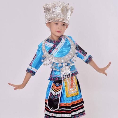 关于苗族服饰的手抄报 手抄报图片大全