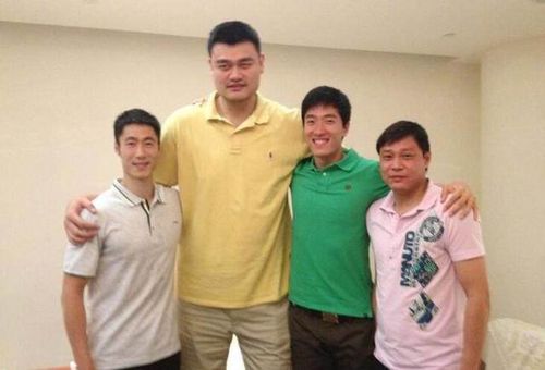 姚明与刘翔,王励勤,范志毅.王励勤身高186cm,范大将军身高183cm.