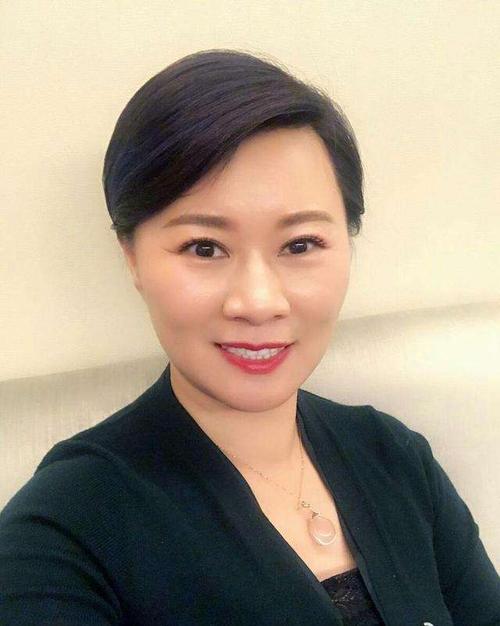 原创乡村爱情中永强的妈妈46岁的赵海燕原来是一位大学教授