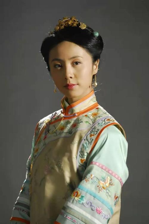 早年的唐人专耕古偶剧市场,旗下主捧的演员大多都很适合古装扮相,孙莉